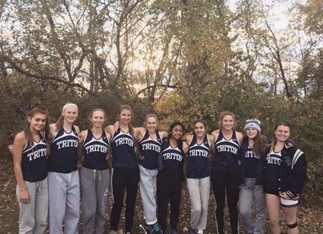 Group photo of the girls cross country team