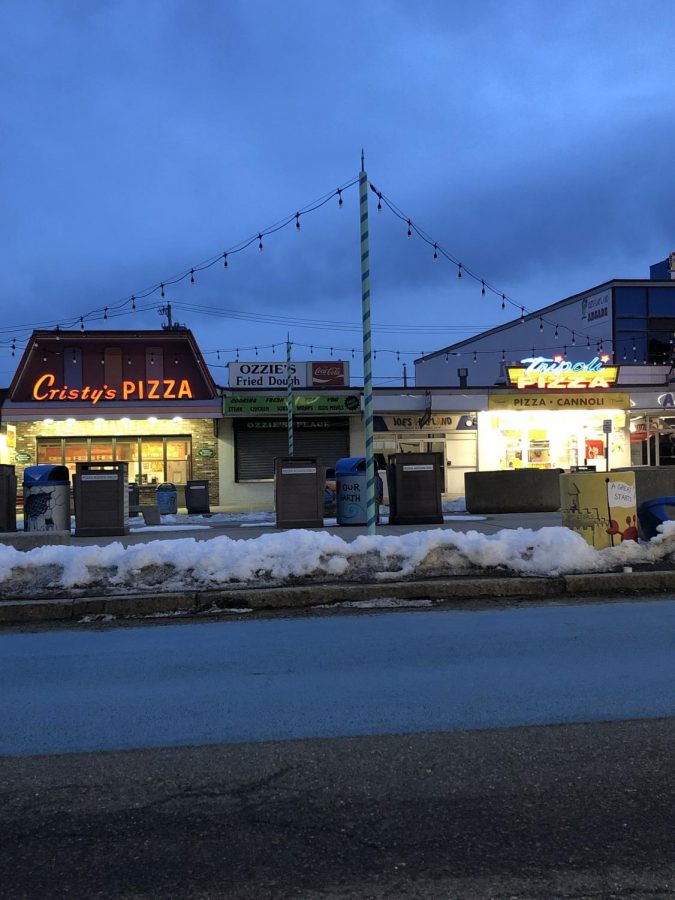Cristys and Tripolis have been beach pizza rivals at Salisbury Beach for a generation.
