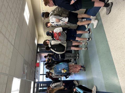 Students line the Triton hallways for second chance breakfast.