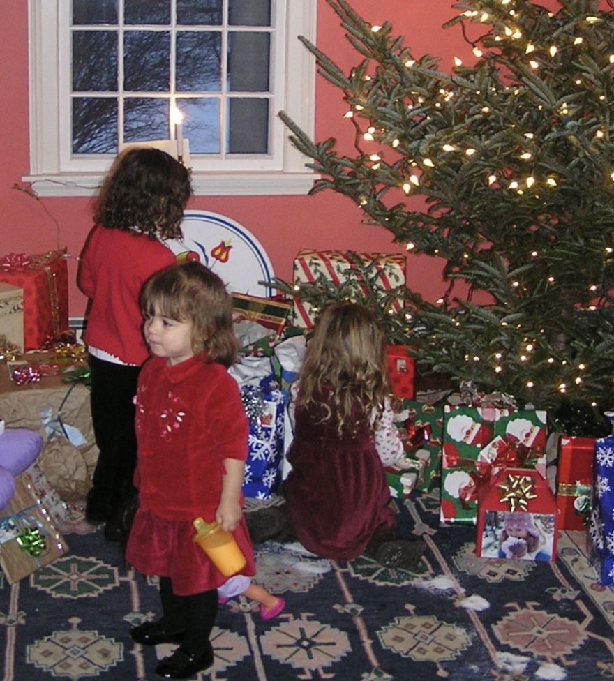 Angela Simmons walks beneath the Christmas Tree, 2014. (Simmons Photo)