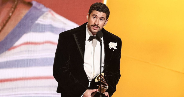 (Bad Bunny at the Grammys Winning Album Of The Year for his LP: 
“DeBÍ TiRAR MáS FOToS”)
